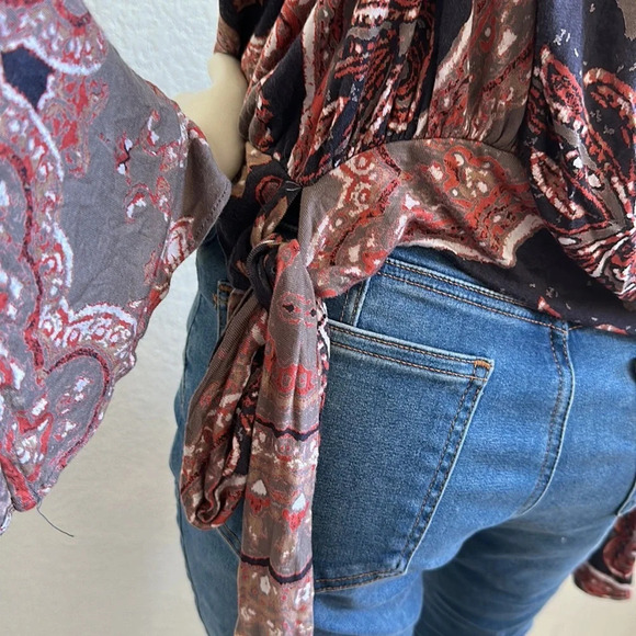 Free People Fiona boho wrap, bell sleeve top Medium - Picture 9 of 9